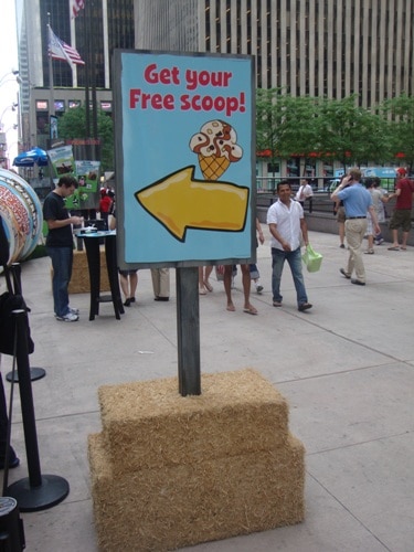 free scoop sign
