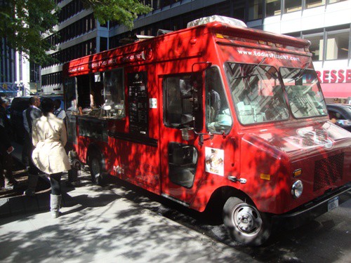 SMOKED MOZZARELLA & PEPPERONI PIZZA FROM EDDIE'S PIZZA TRUCK - New York ...