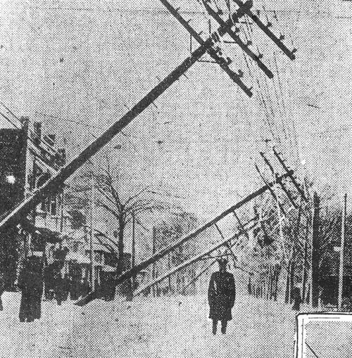 Cleveland_blizzard_1913,_poles_down