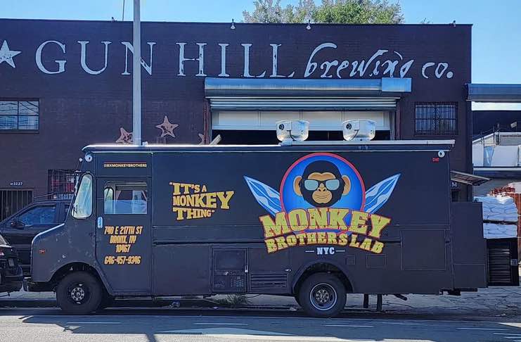 Nysf First Look: Monkey Brothers Lab And Its Texas Burger Nysf First Look: Monkey Brothers Lab And Its Texas Burger