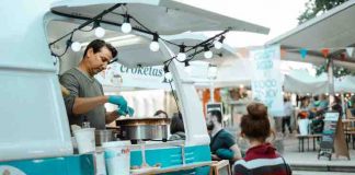 Wanna Be Food Entrepreneur? 4 Tips To Help Ensure Your Food Truck Is Successful Food Truck for grand opening