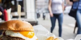 Healthier Options on the Go: 10 Ways to Transform Fast-Food into a Nutritious Meal Ways to Transform Fast-Food into a Nutritious Meal