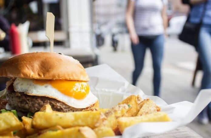 Ways to Transform Fast-Food into a Nutritious Meal Ways to Transform Fast-Food into a Nutritious Meal