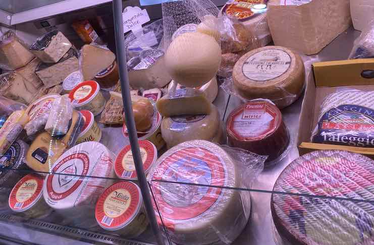 Tinos Deli in the Bronx