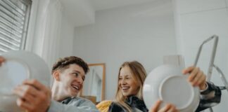 A Guide to Shipping Your Favorite Dining Products to Your New Property Shipping Your Favorite Dining Products