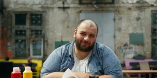 Liposuction and Food: How to Maintain Your Results While Enjoying NYC’s Culinary Scene eating in nyc