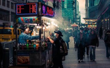 Discovering New York City’s vibrant Street Food Scene: Classic Favorites and Emerging Flavors New York City vibrant Street Food Scene