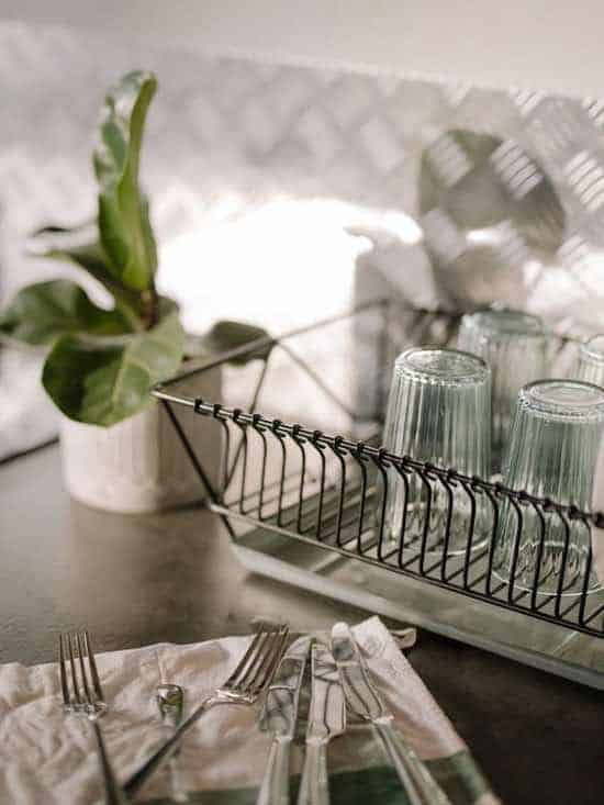 What Causes Limescale On Dishes And How To Get Rid Of It how to get rid of Limescale on kitchen dishes