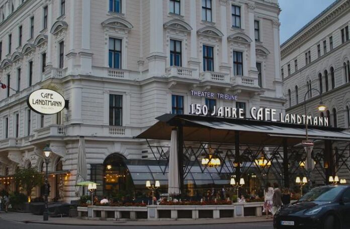 The Liquid Empire: Navigating The Coffee House "living Rooms" Of Vienna
