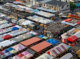 How Tarp Canopies Shape Outdoor Food Markets