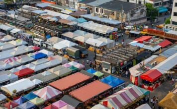 How Tarp Canopies Shape Outdoor Food Markets How Tarp Canopies Shape Outdoor Food Markets