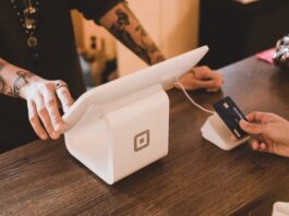 How Mobile Payment Apps Keep Your Restaurant Running Like Clockwork