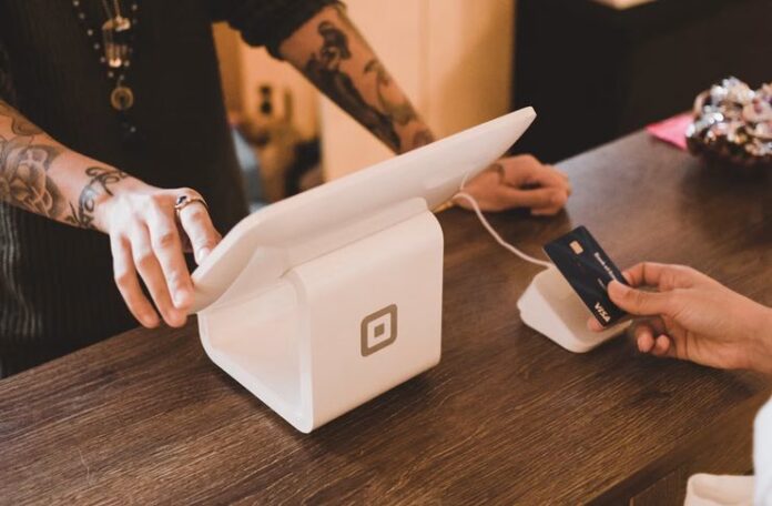 How Mobile Payment Apps Keep Your Restaurant Running Like Clockwork How Mobile Payment Apps Keep Your Restaurant Running Like Clockwork