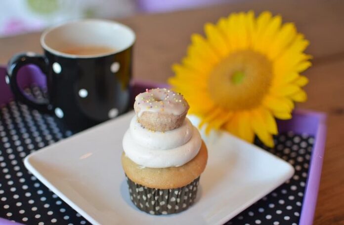 Why Cupcakes And Cold Coffee Make The Perfect Café Pairing Why Cupcakes And Cold Coffee Make The Perfect Café Pairing