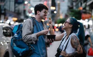Street Food Travel: How to Eat Like a Local Anywhere in the World Street Food Travel Guide: How to Eat Like a Local Worldwide