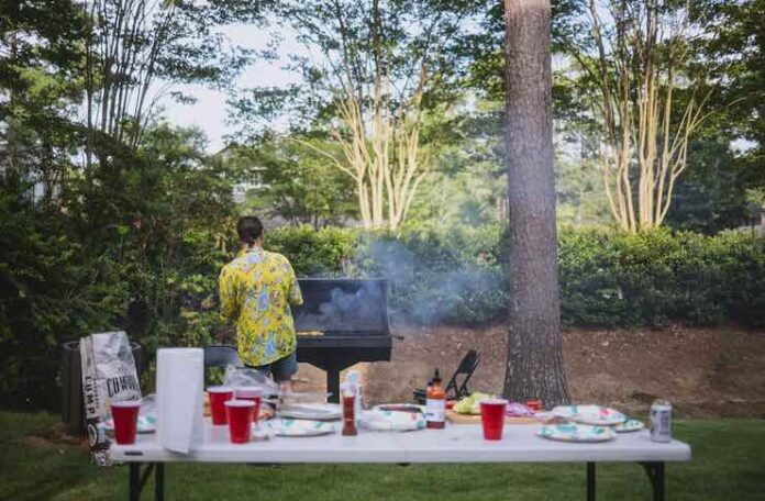 The Complete New York Backyard Bbq Plan: Food, Layout, Decor And Pool Day